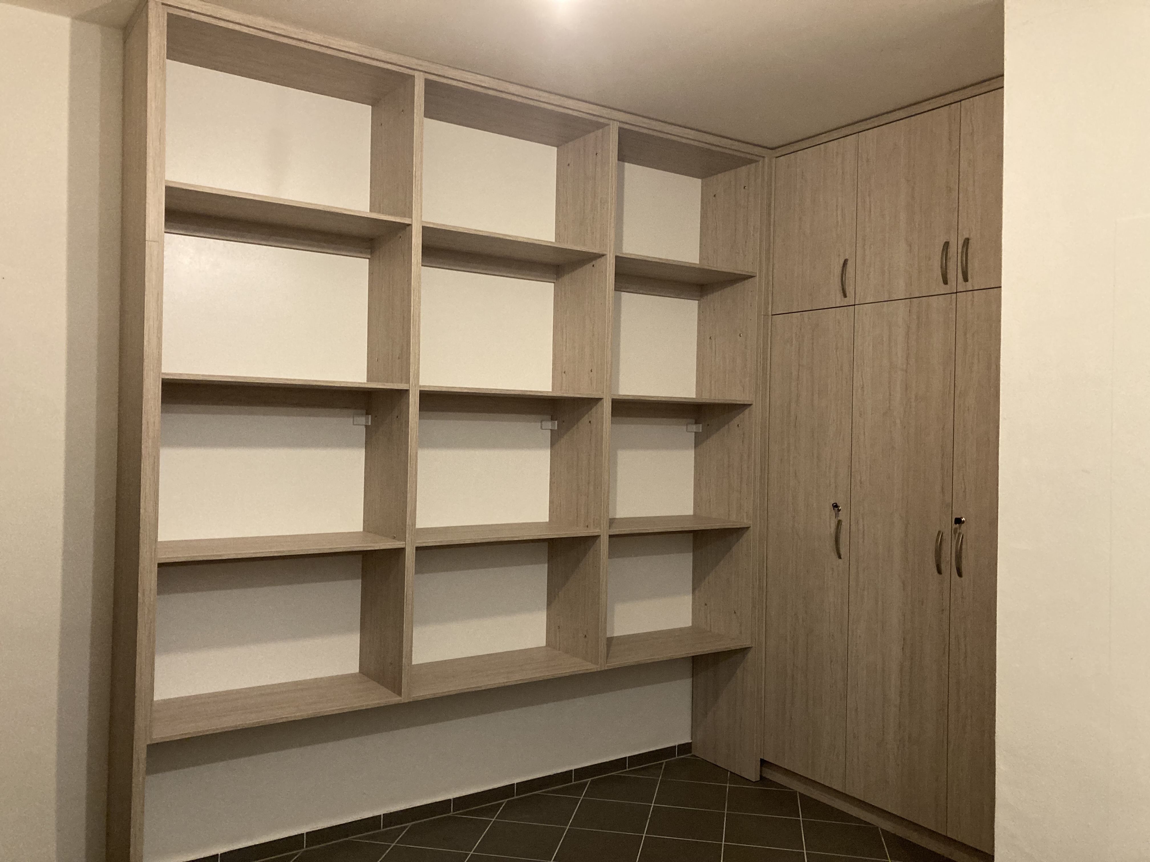 Vestavěná skříň 2